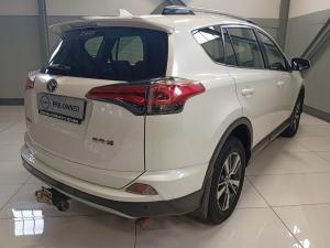 Toyota RAV4 2.0 GX auto - Image 10