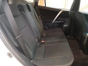 Toyota RAV4 2.0 GX auto - Image 17