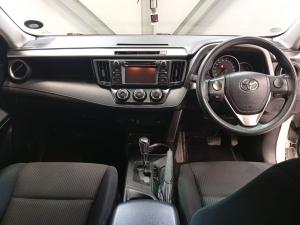 Toyota RAV4 2.0 GX auto - Image 18