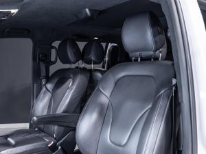 Mercedes-Benz V-Class V300d Exclusive - Image 13