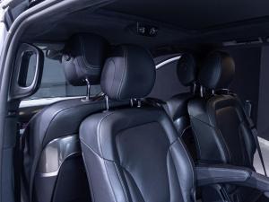 Mercedes-Benz V-Class V300d Exclusive - Image 17