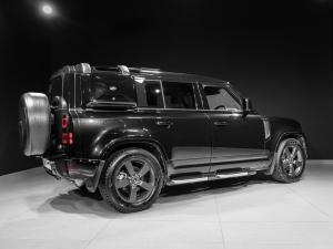 Land Rover Defender 110 D240 X-Dynamic SE - Image 25