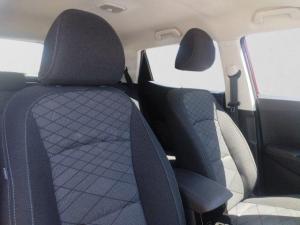 Mahindra XUV 3XO 1.2T MX2 manual - Image 10