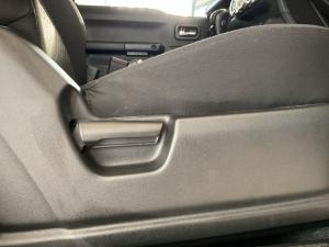 Suzuki Jimny 1.5 GLX AllGrip 5-door auto - Image 19