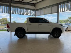 Toyota Hilux 2.8GD-6 double cab 4x4 Raider auto - Image 3