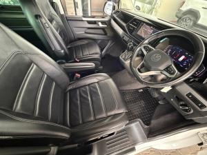 Volkswagen Caravelle 2.0BiTDI Highline 4Motion - Image 14