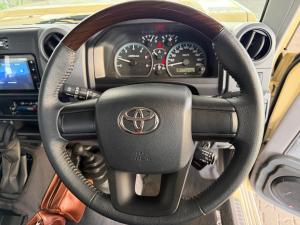 Toyota Land Cruiser 76 2.8GD-6 station wagon VX - Image 8