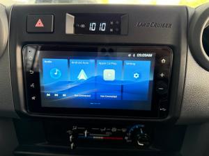 Toyota Land Cruiser 76 2.8GD-6 station wagon VX - Image 13