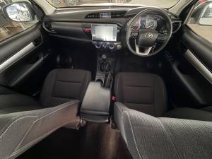 Toyota Hilux 2.4GD-6 double cab Raider manual - Image 6