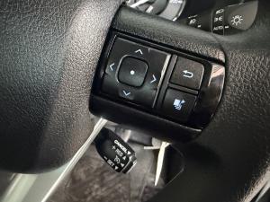 Toyota Hilux 2.4GD-6 double cab Raider manual - Image 10