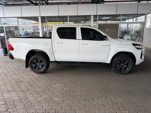 Toyota Hilux 2.4GD-6 double cab Raider manual - Image 3
