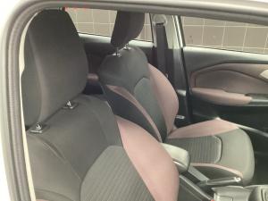 Toyota Starlet Cross 1.5 XS manual - Image 17