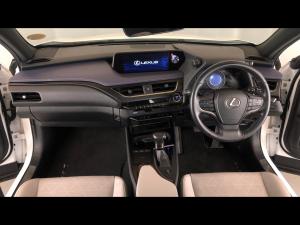 Lexus UX 250h SE - Image 6