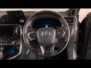 Lexus LX 600 VIP - Image 8