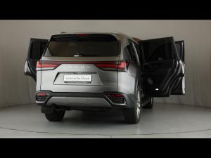 Lexus LX 600 VIP - Image 24