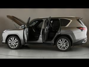 Lexus LX 600 VIP - Image 26