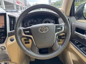 Toyota Land Cruiser 200 4.5D-4D V8 VX - Image 8
