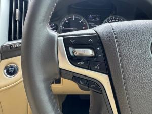 Toyota Land Cruiser 200 4.5D-4D V8 VX - Image 9