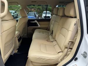 Toyota Land Cruiser 200 4.5D-4D V8 VX - Image 16