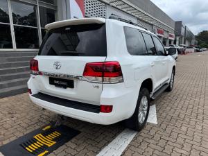 Toyota Land Cruiser 200 4.5D-4D V8 VX - Image 2