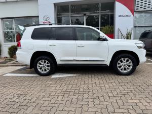 Toyota Land Cruiser 200 4.5D-4D V8 VX - Image 3
