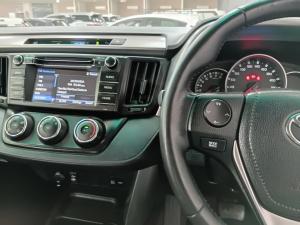 Toyota RAV4 2.0 GX automatic - Image 8