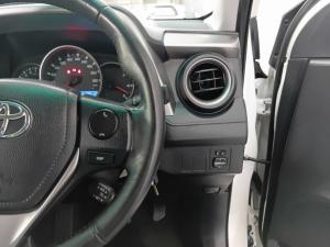 Toyota RAV4 2.0 GX automatic - Image 9