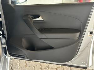 Volkswagen Polo Vivo 1.6 Comfortline TIP - Image 14