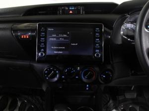 Toyota Hilux 2.4 GD-6 Raider 4X4 automaticD/C - Image 11