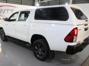 Toyota Hilux 2.4 GD-6 Raider 4X4 automaticD/C - Image 6