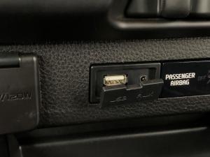 Isuzu D-MAX 1.9 Ddi HR X-RIDER automatic D/C - Image 7