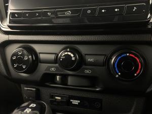 Isuzu D-MAX 1.9 Ddi HR X-RIDER automatic D/C - Image 9