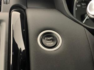 Land Rover Discovery 3.0 TD6 S - Image 10