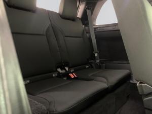 Land Rover Discovery 3.0 TD6 S - Image 16