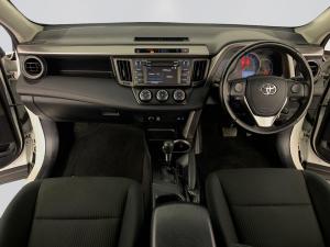 Toyota RAV4 2.0 GX automatic - Image 10