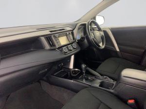 Toyota RAV4 2.0 GX automatic - Image 13