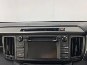 Toyota RAV4 2.0 GX automatic - Image 8