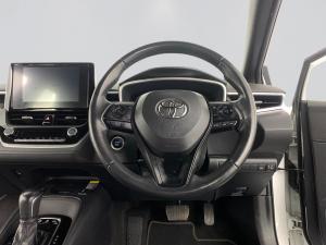 Toyota Corolla 1.8 XS Hybrid CVT - Image 12