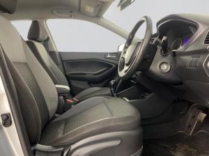 Hyundai i20 1.2 Fluid - Image 13