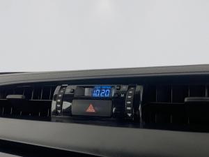 Toyota Hilux 2.4 GD-6 RB Raider automaticE/CAB - Image 10