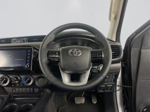 Toyota Hilux 2.4 GD-6 RB Raider automaticE/CAB - Image 13