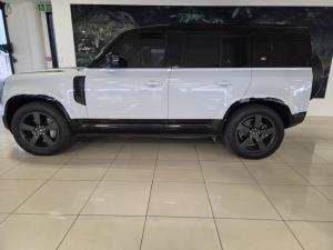 Land Rover Defender 110 D300 X-Dynamic HSE - Image 2
