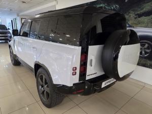 Land Rover Defender 110 D300 X-Dynamic HSE - Image 3