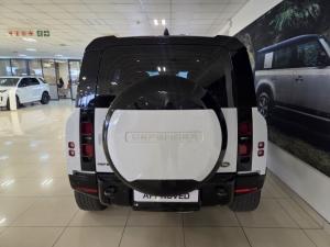 Land Rover Defender 110 D300 X-Dynamic HSE - Image 5