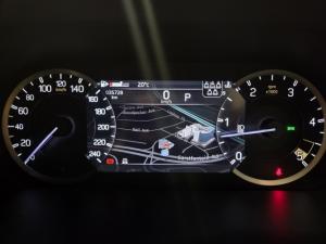 Land Rover Defender 110 D300 X-Dynamic HSE - Image 6