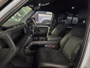 Land Rover Defender 110 D300 X-Dynamic HSE - Image 8