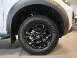 Nissan Navara 2.5DDTi double cab Stealth 4x4 - Image 14