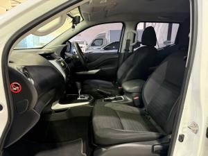 Nissan Navara 2.5DDTi double cab SE Plus auto - Image 6