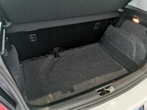 Volkswagen Polo Vivo hatch 1.6 Life - Image 8