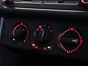 Volkswagen Polo Vivo hatch 1.6 Comfortline auto - Image 10